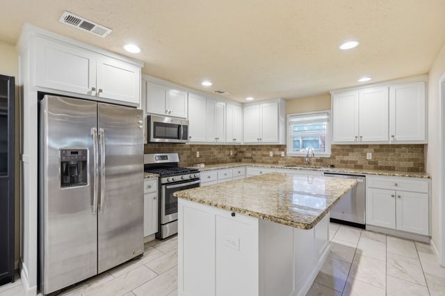 5708 Sunset Road, Westworth Village, TX 76114