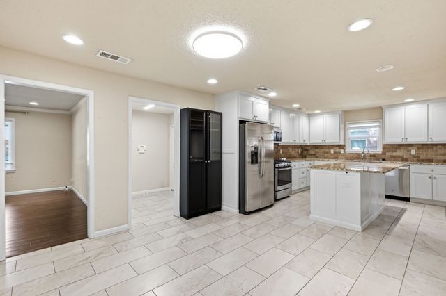 5708 Sunset Road, Westworth Village, TX 76114