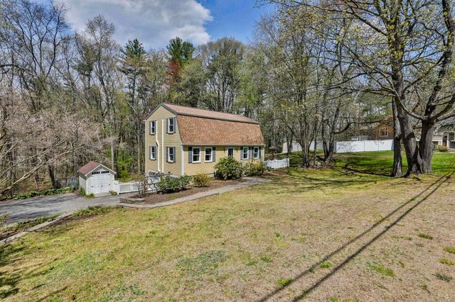 9 Lund Drive, Hudson, NH 03051