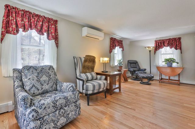 9 Lund Drive, Hudson, NH 03051