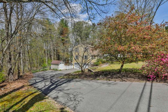 9 Lund Drive, Hudson, NH 03051