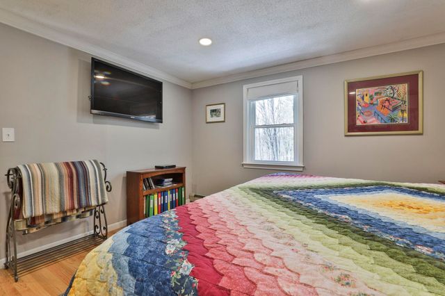 9 Lund Drive, Hudson, NH 03051