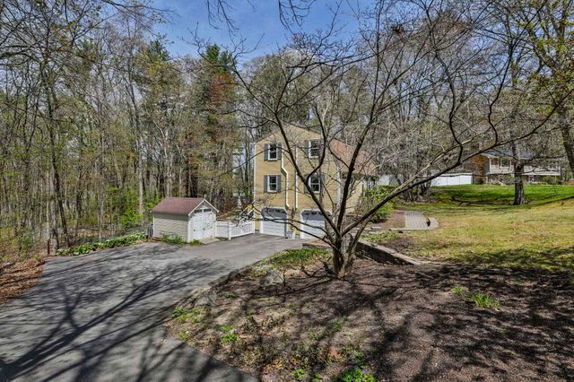 9 Lund Drive, Hudson, NH 03051