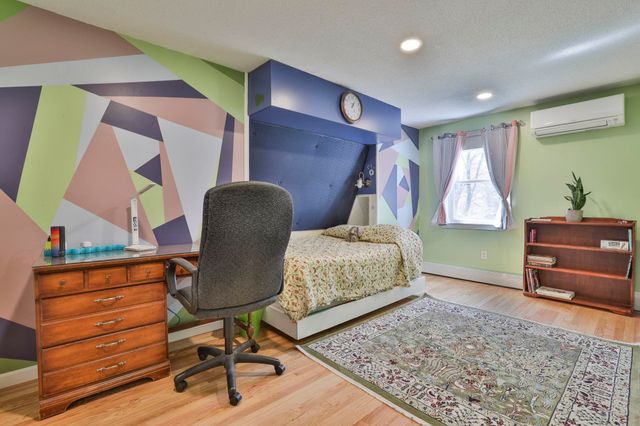 9 Lund Drive, Hudson, NH 03051