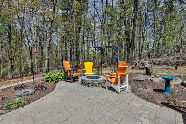 9 Lund Drive, Hudson, NH 03051