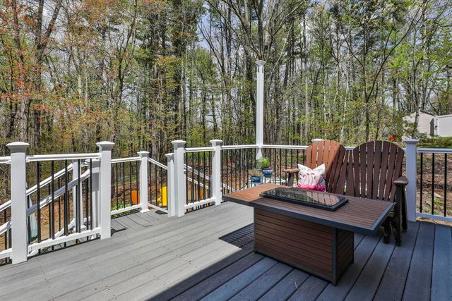 9 Lund Drive, Hudson, NH 03051