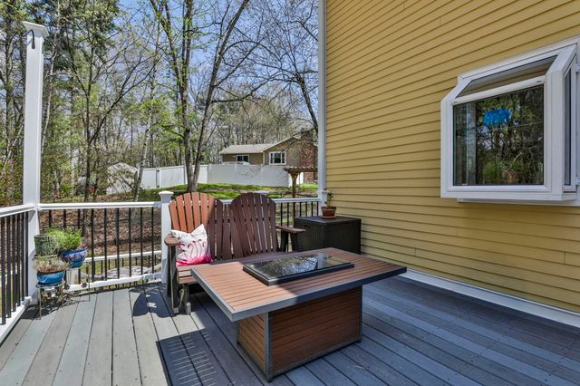 9 Lund Drive, Hudson, NH 03051