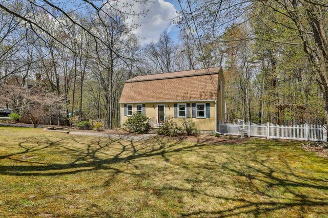 9 Lund Drive, Hudson, NH 03051
