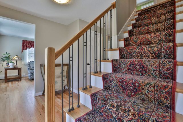 9 Lund Drive, Hudson, NH 03051