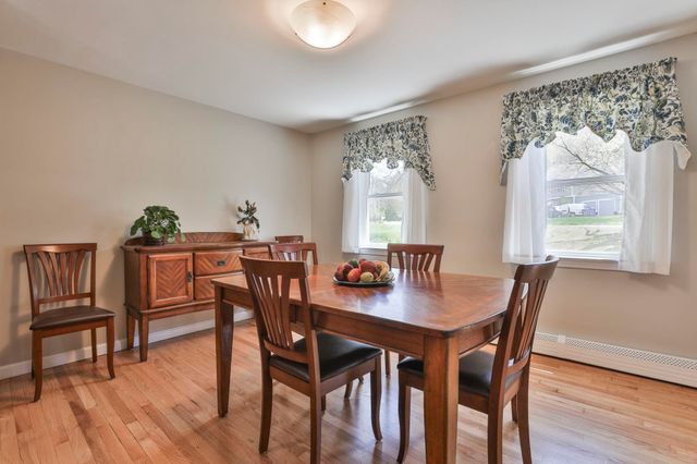 9 Lund Drive, Hudson, NH 03051