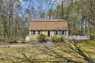 9 Lund Drive, Hudson, NH 03051