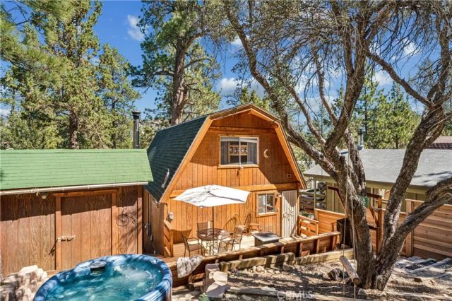 108 W Aeroplane Boulevard, Big Bear City, CA 92314