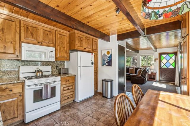 108 W Aeroplane Boulevard, Big Bear City, CA 92314