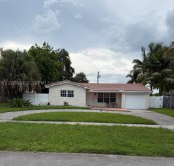 1806 N 38th Ave, Hollywood, FL 33021