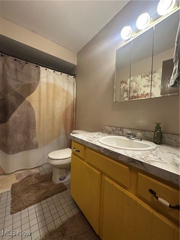 820 Cynthia Court, Niles, OH 44446