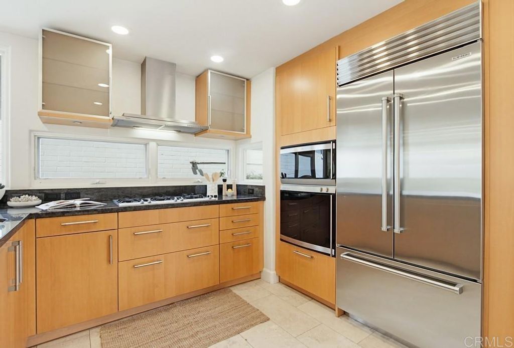 Image 12 of property listing at 1407 Ocean Ave, Del Mar, CA 92014