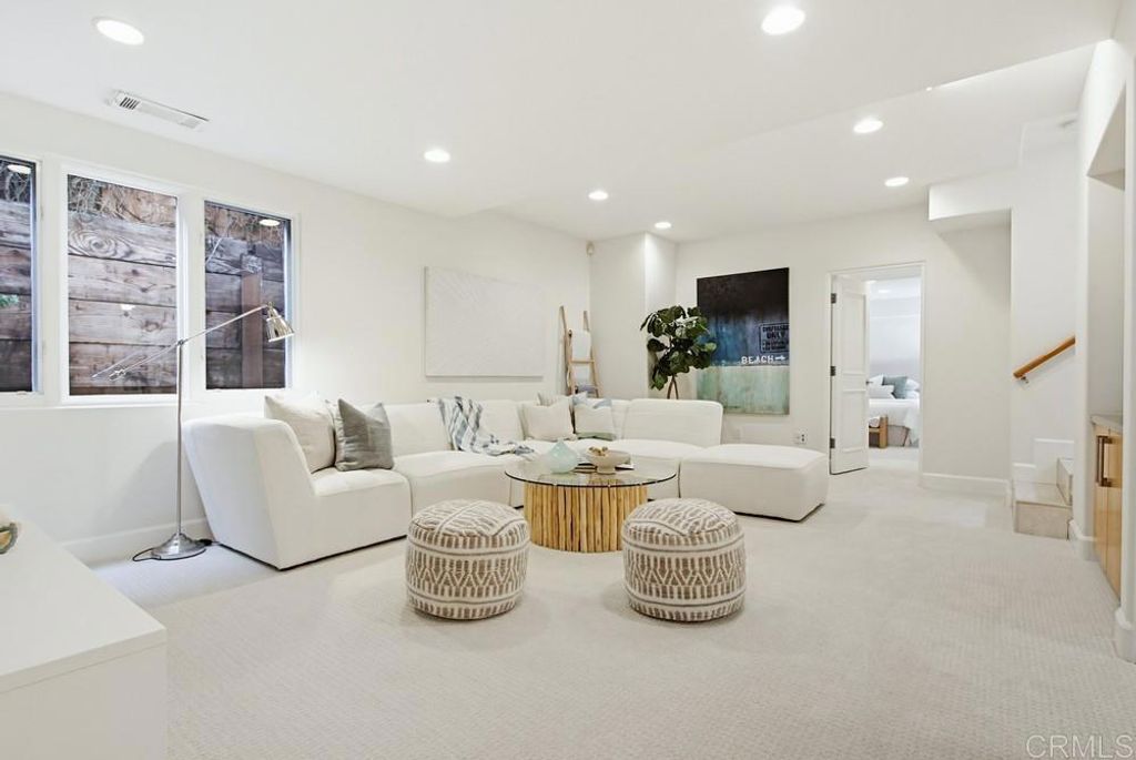 Image 13 of property listing at 1407 Ocean Ave, Del Mar, CA 92014