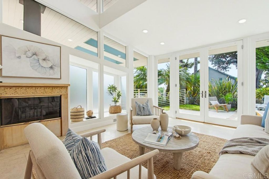 Image 9 of property listing at 1407 Ocean Ave, Del Mar, CA 92014
