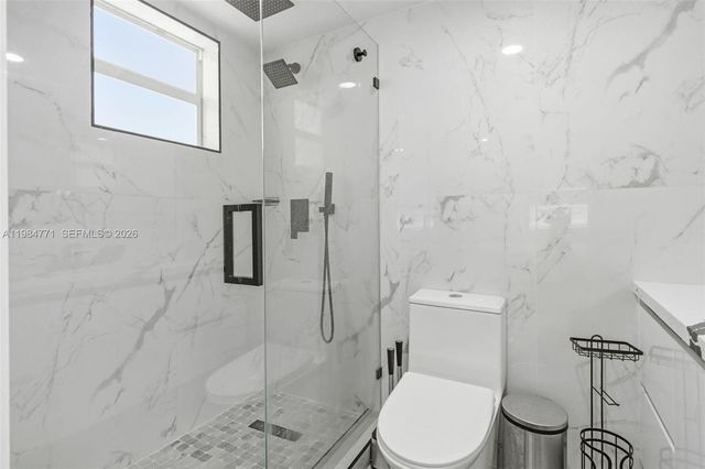 8027 Lake Dr 204, Doral, FL 33166