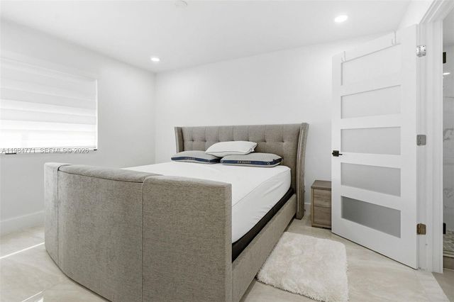 8027 Lake Dr 204, Doral, FL 33166