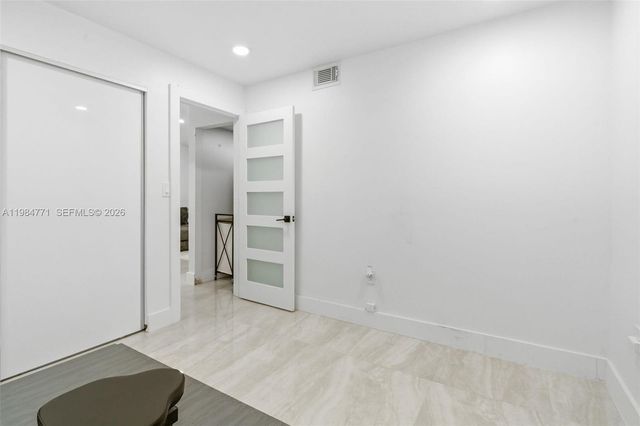 8027 Lake Dr 204, Doral, FL 33166