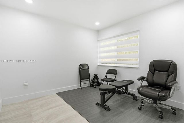 8027 Lake Dr 204, Doral, FL 33166