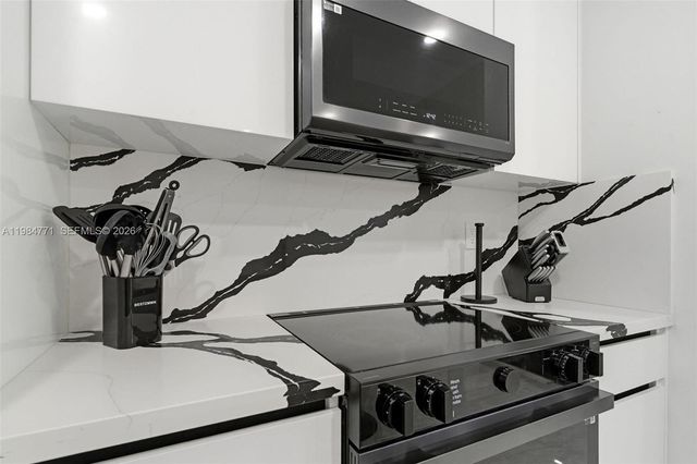 8027 Lake Dr 204, Doral, FL 33166