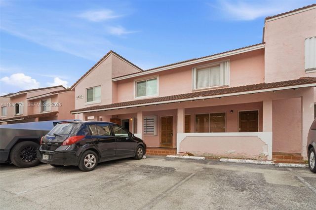 8027 Lake Dr 204, Doral, FL 33166