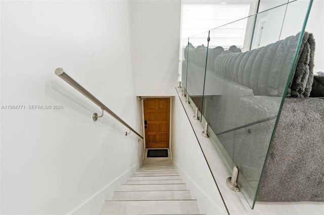 8027 Lake Dr 204, Doral, FL 33166