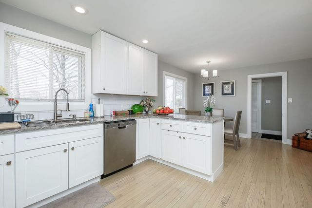 3309 York Road, Oak Brook, IL 60523