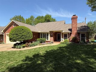 2401 Stonehenge Drive, Edmond, OK 73034