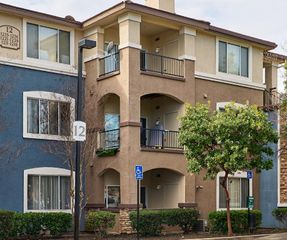 701 Gibson Dr #1215, Roseville, CA 95678