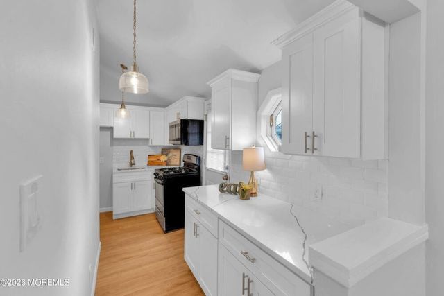 37 Bray Avenue, North Middletown, NJ 07734
