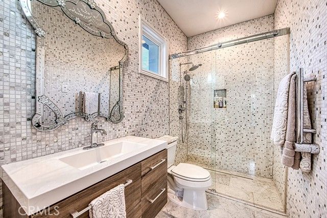 17 Long View, Laguna Hills, CA 92679