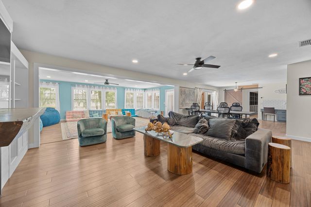 3717 Buck LN, Garfield, TX 78617