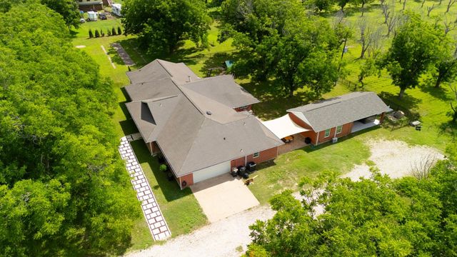 3717 Buck LN, Garfield, TX 78617