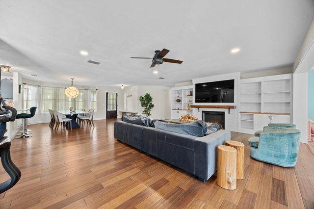 3717 Buck LN, Garfield, TX 78617