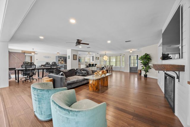 3717 Buck LN, Garfield, TX 78617