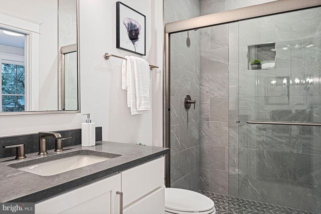 6447 TUCKER AVE, Mclean, VA 22101