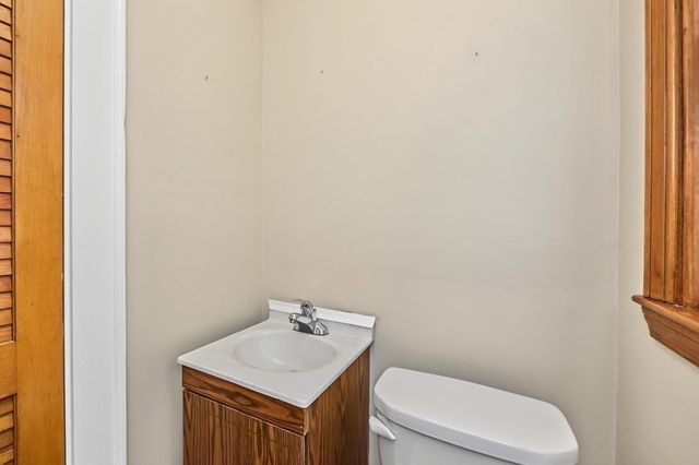 15 Cummings Rd, Newton, MA 02459