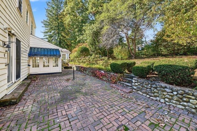 15 Cummings Rd, Newton, MA 02459