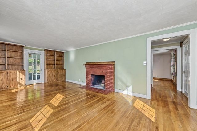 15 Cummings Rd, Newton, MA 02459