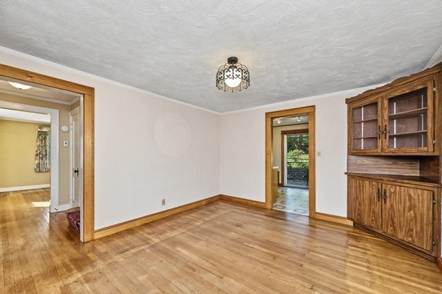 15 Cummings Rd, Newton, MA 02459