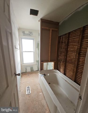 3226 S MAIN RD, Vineland, NJ 08360