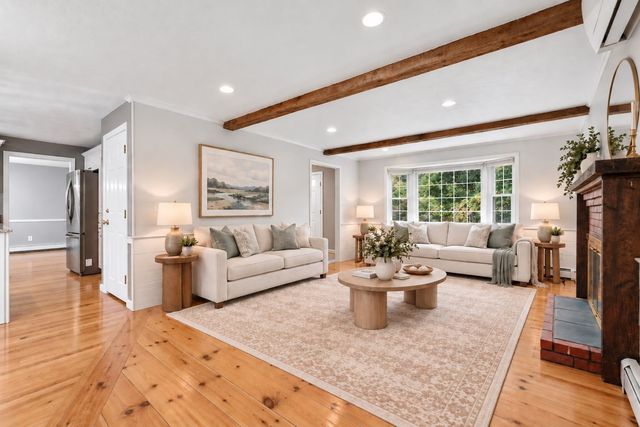 26 Waterview Drive, Medway, MA 02053