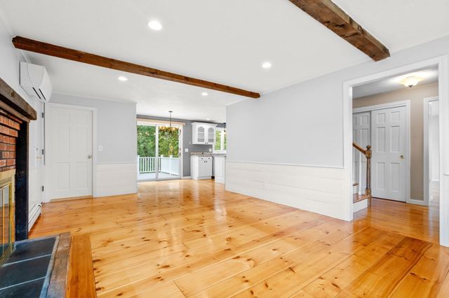 26 Waterview Drive, Medway, MA 02053