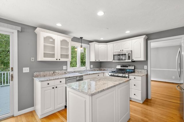 26 Waterview Drive, Medway, MA 02053