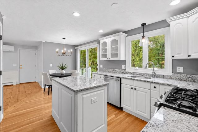 26 Waterview Drive, Medway, MA 02053