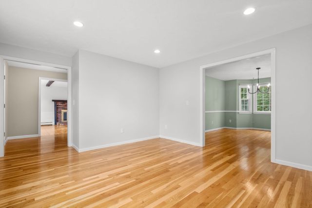 26 Waterview Drive, Medway, MA 02053