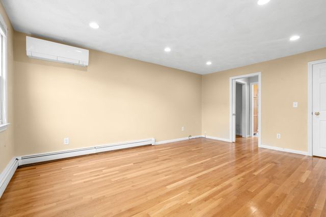 26 Waterview Drive, Medway, MA 02053